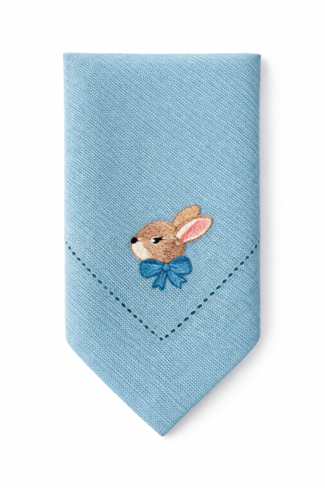 Lniana serwetka ręcznie haftowana królik z kokardą niebieska
